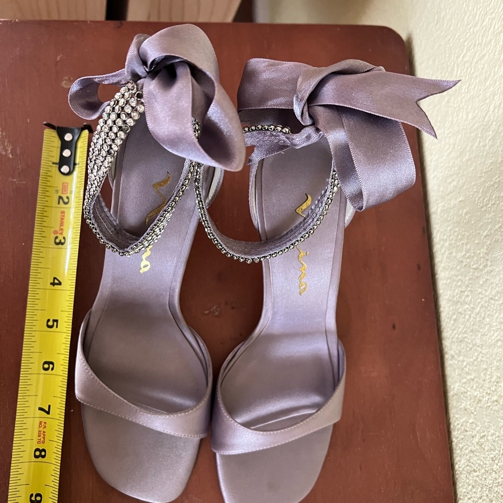 Nina lilac Strappy Sandals with Rhinestones Size 7 new